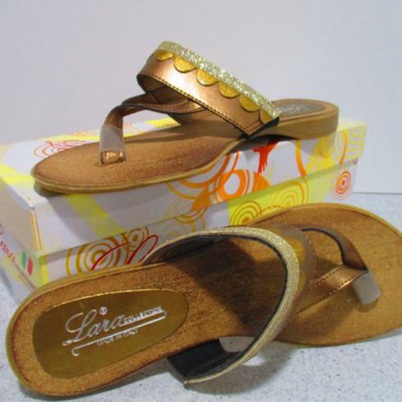 *Lara Collection Bronze Metallic Glitter Scallop T Strap Thong Sandals Flats - Picture 4 of 8